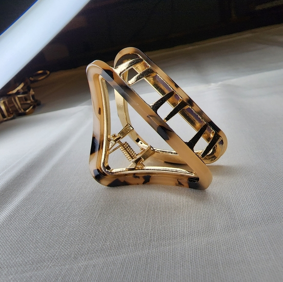 Hairclaw triangular - Picture 2 of 2